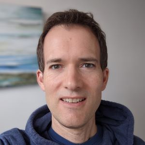 Resident geek at QR Cymraeg :-)